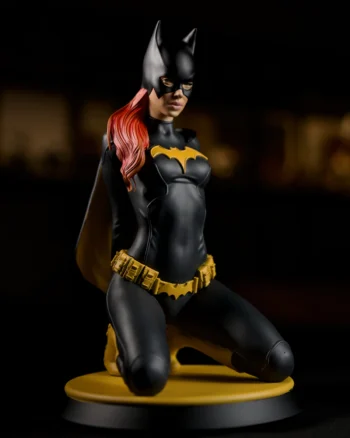 Batgirl figurine 3D-printed and hand-painted by Polynur Design