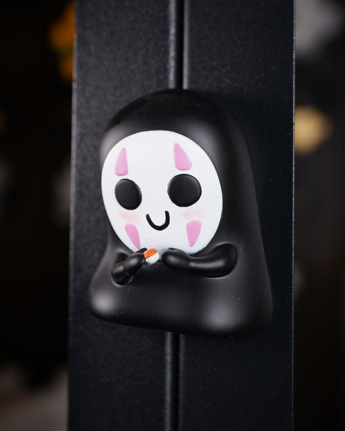 No-Face Magnet - Image 2